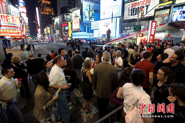 紐約時(shí)報(bào)廣場因發(fā)現(xiàn)可疑包裹被關(guān)閉