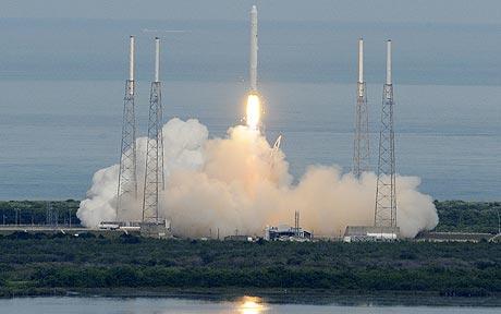 美民營(yíng)太空火箭首攜航天器升空 有望替代航天飛機(jī)