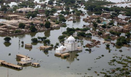 拉登新錄音再議巴洪災(zāi) 聯(lián)合國救援飛機(jī)在巴遇險
