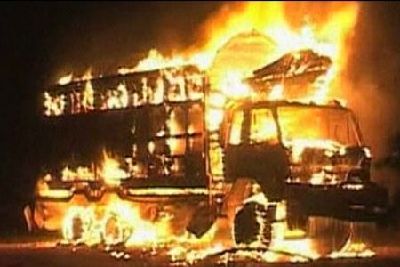 巴基斯坦武裝分子誤燒平民車輛并殺害2人