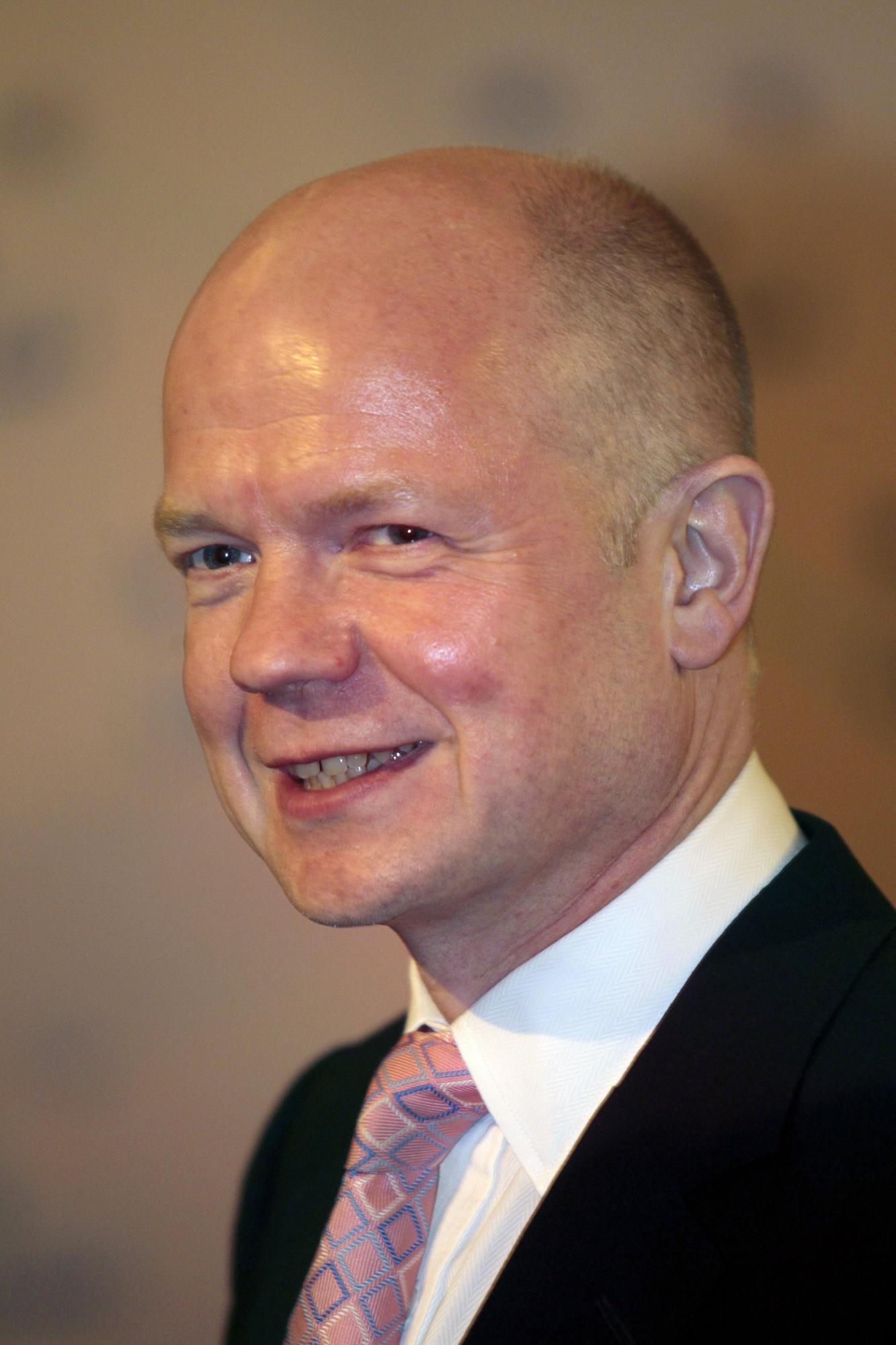 多哈利比亞聯(lián)絡(luò)小組會議要卡扎菲下臺 北約繼續(xù)空襲