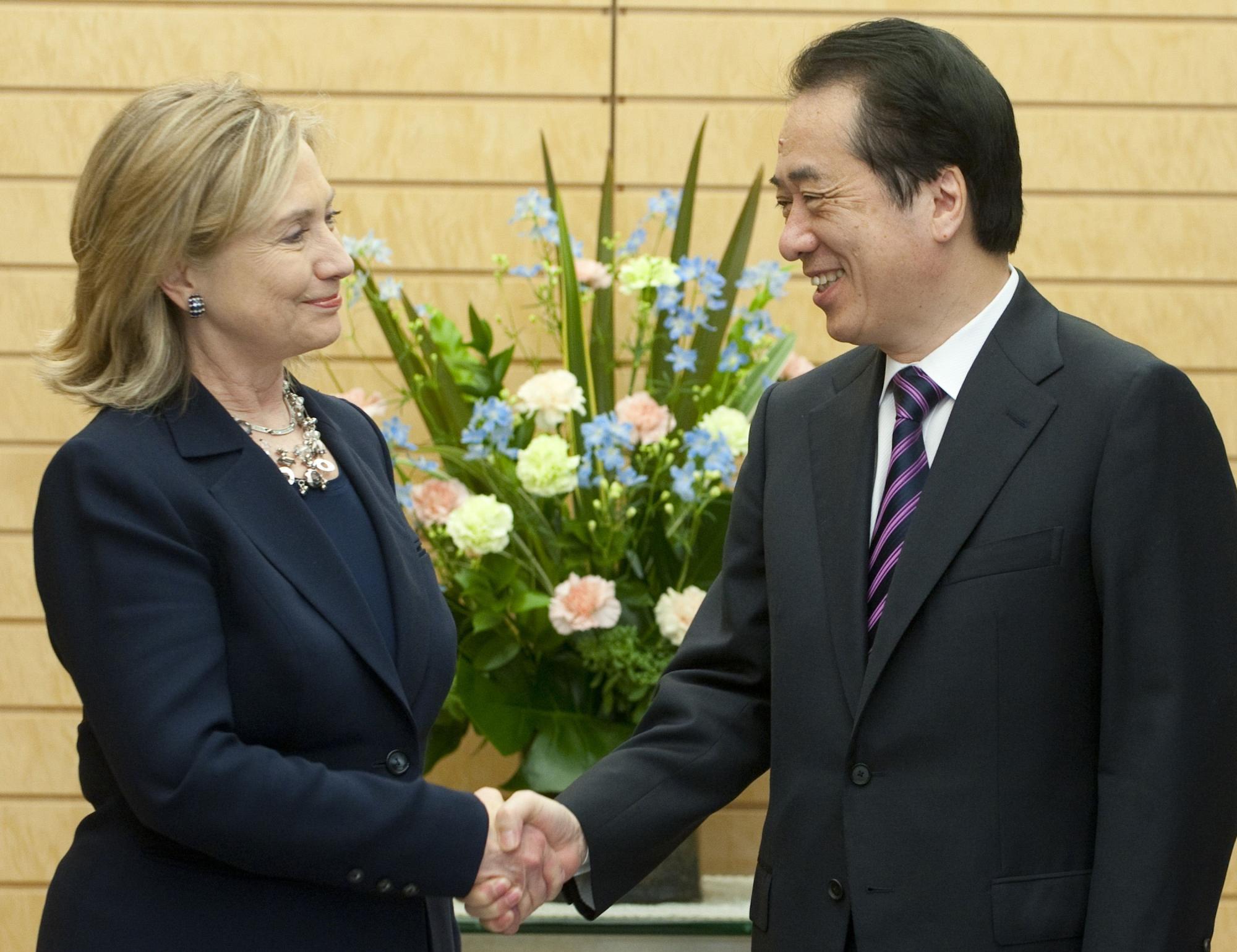 東電首次給出核事故處理時(shí)間表 希拉里訪(fǎng)問(wèn)災(zāi)后日本