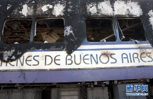 阿根廷列車(chē)晚點(diǎn) 乘客為泄憤焚車(chē)