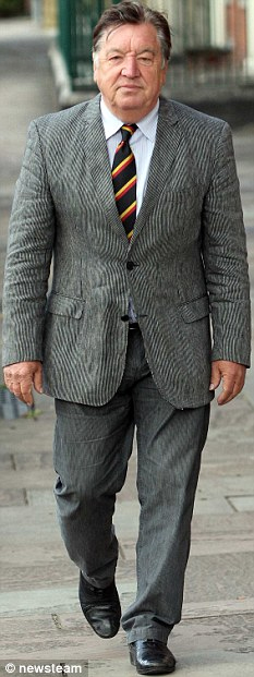 英國富商酒駕拒捕豪車賄賂警察 機關(guān)算盡有錢難買鬼推磨