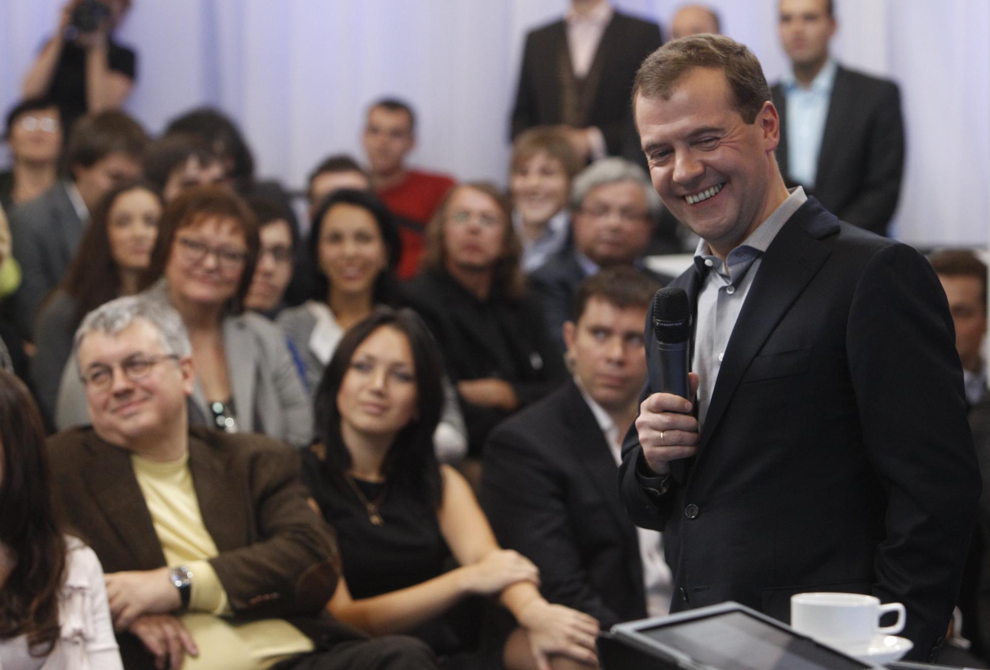 梅德韋杰夫讓位因普京支持率更高 獨(dú)子曾出演小英雄？