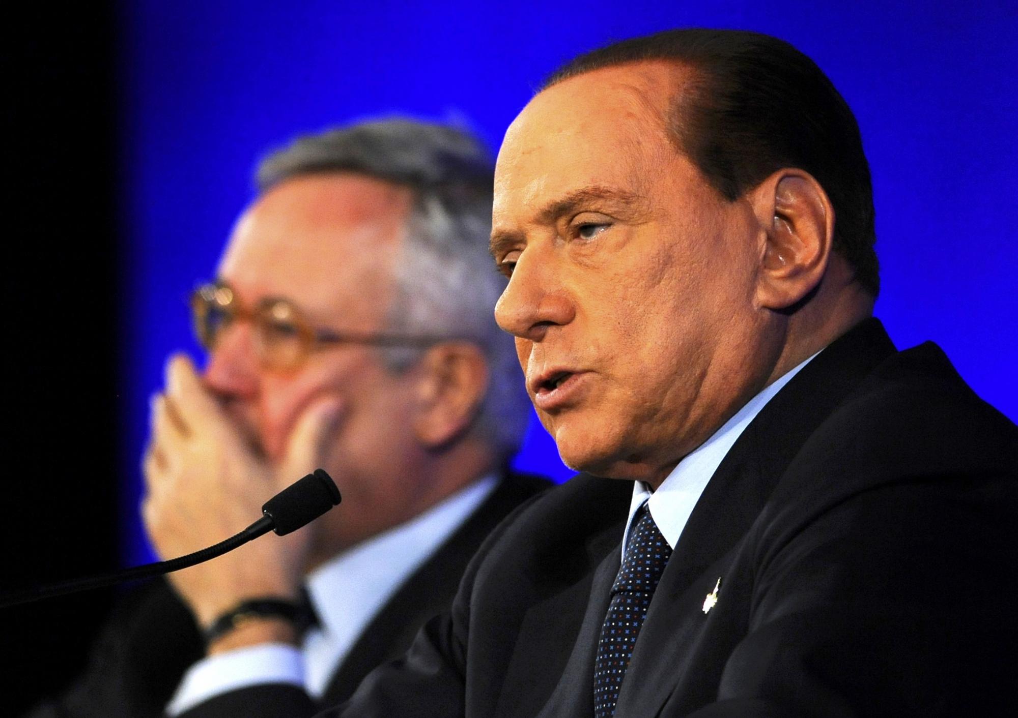 貝盧斯科尼8日面臨關(guān)鍵投票 或?qū)⒈黄绒o職