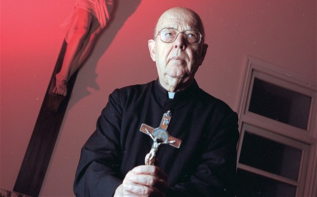 梵蒂岡驅(qū)魔師斥瑜伽和《哈利·波特》是撒旦魔物