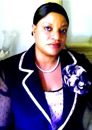 津巴布韋總理結(jié)婚12天“閃離” 稱其婚姻是總統(tǒng)設(shè)計的陰謀