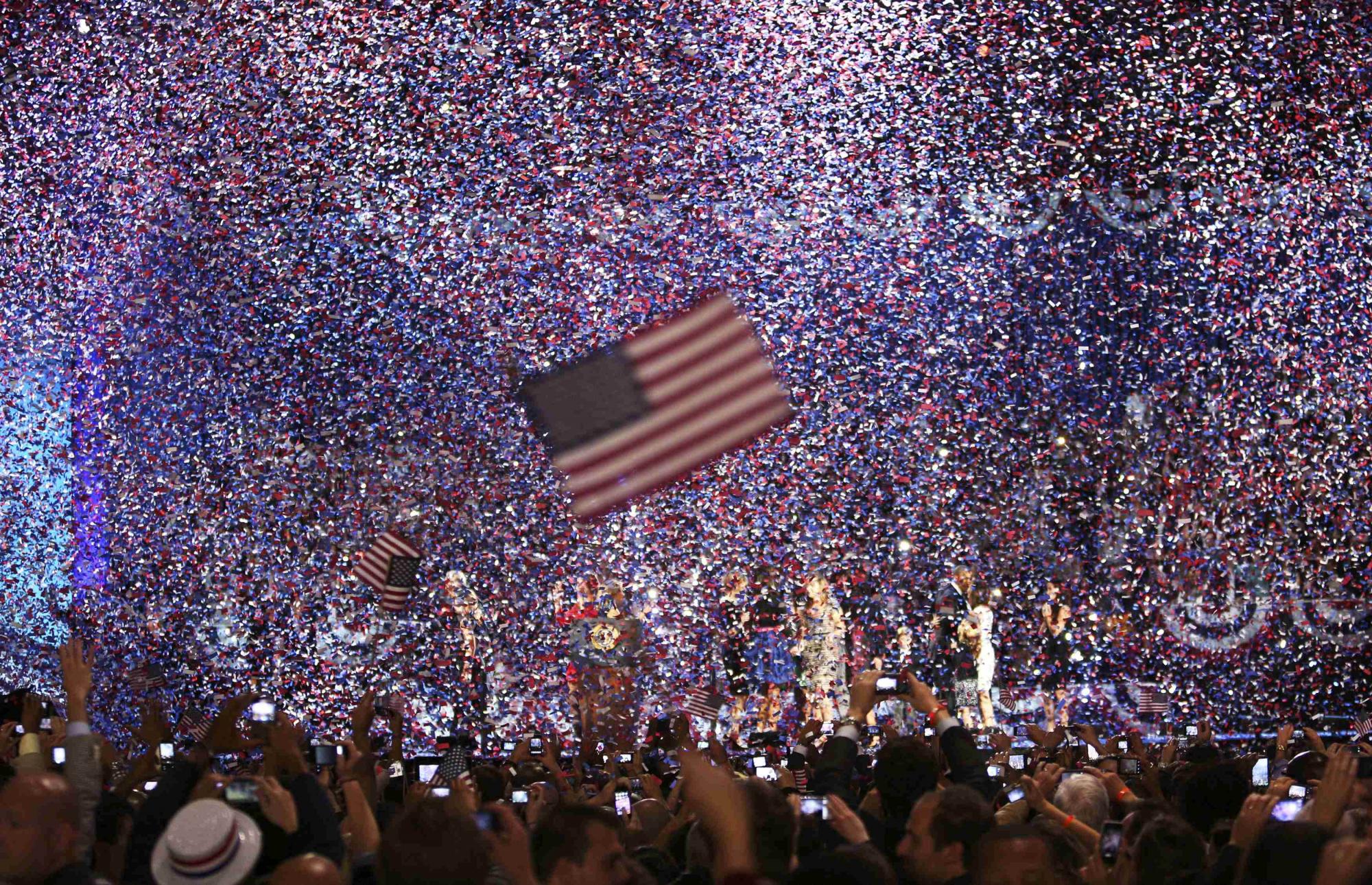 奧巴馬連任發(fā)推文“又是四年” 羅姆尼道喜承認(rèn)失敗