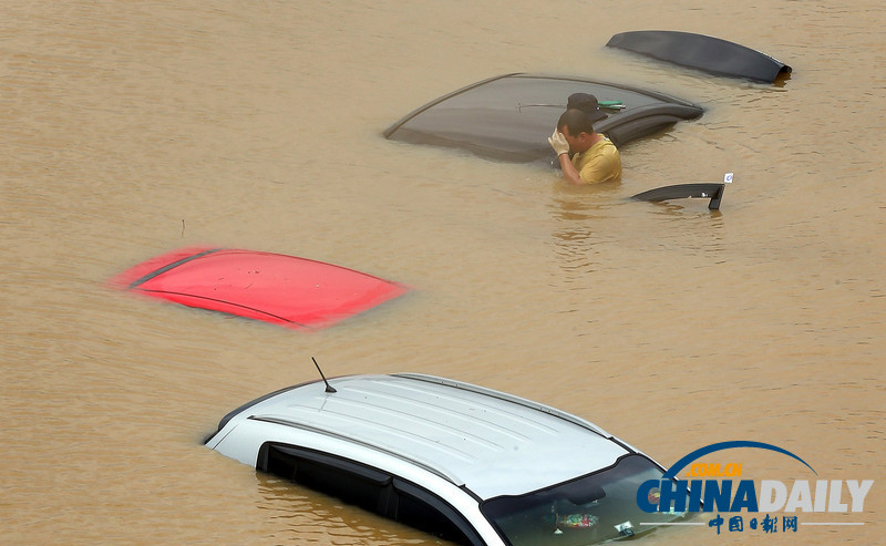 高清組圖：韓國(guó)首爾連日暴雨侵襲市民生活受影響
