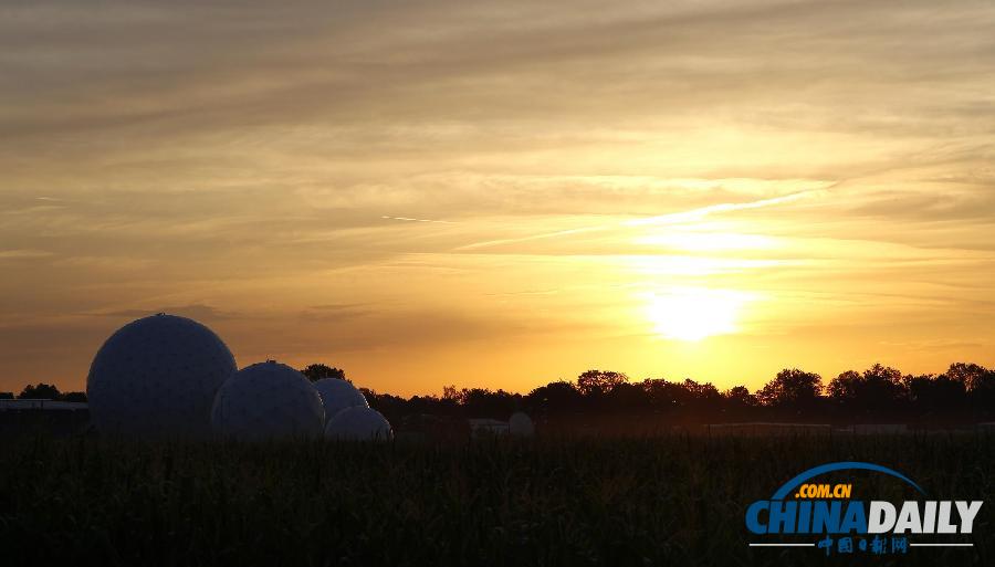 晨曦中的“大耳朵”：前美國駐德監(jiān)聽站日出美景（圖）