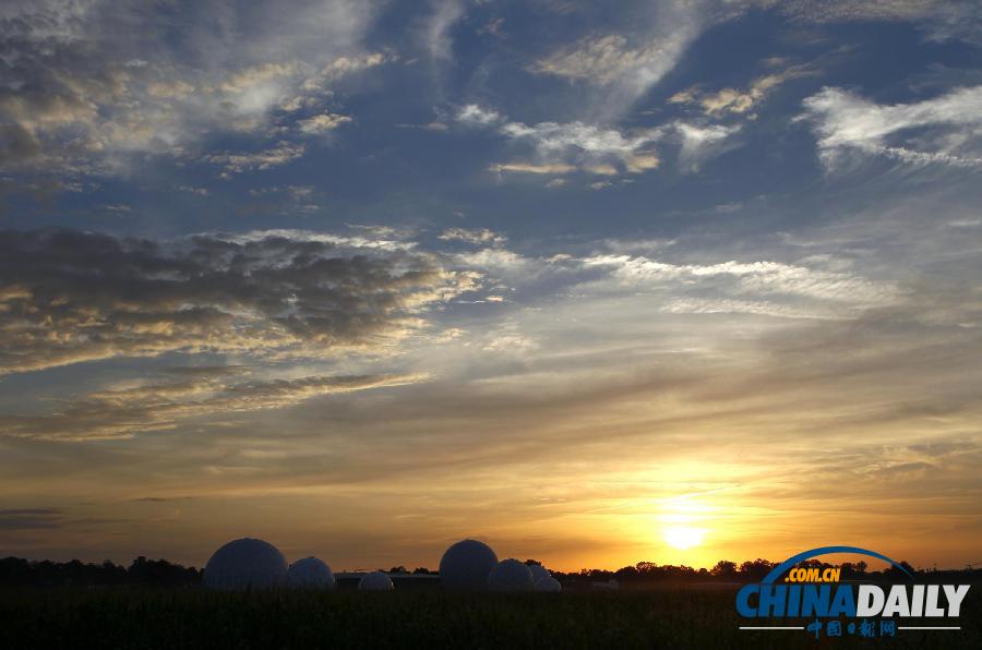 晨曦中的“大耳朵”：前美國駐德監(jiān)聽站日出美景（圖）