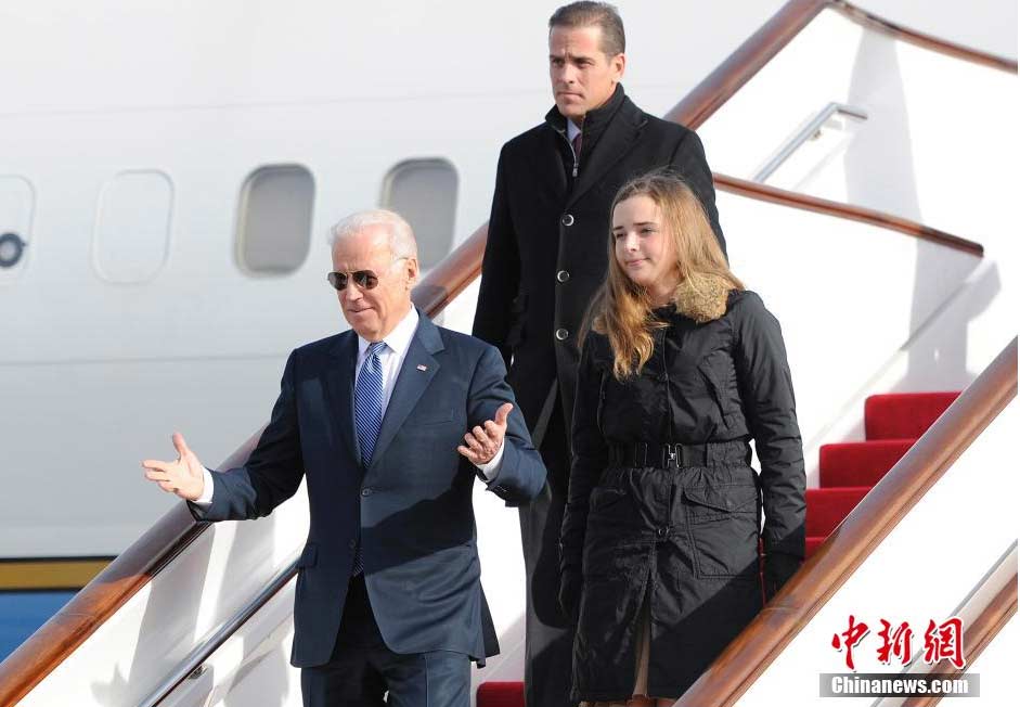 美國(guó)副總統(tǒng)拜登抵達(dá)北京 開(kāi)始對(duì)中國(guó)進(jìn)行訪問(wèn)（組圖）