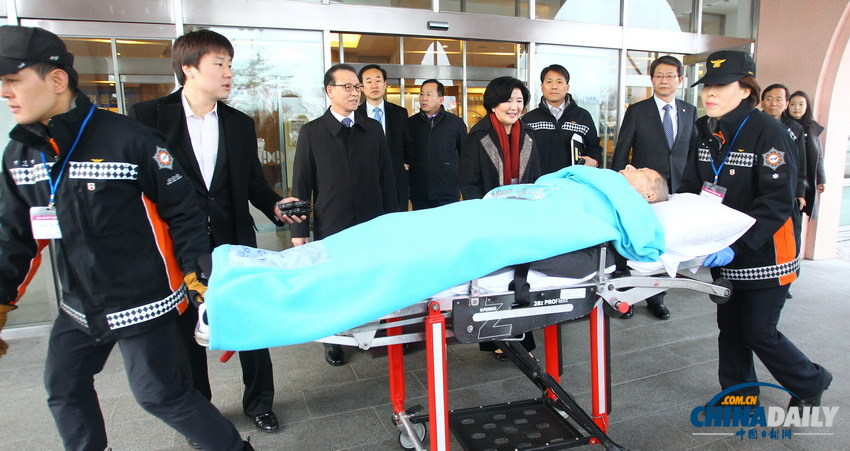 親兄弟抱頭痛哭老姐妹直抹眼淚 朝韓離散家屬重聚場面感人