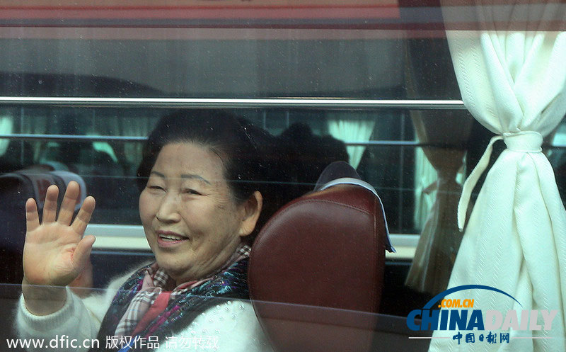 朝韓離散家屬團(tuán)聚活動(dòng)今日啟動(dòng) 家屬團(tuán)從束草出發(fā)