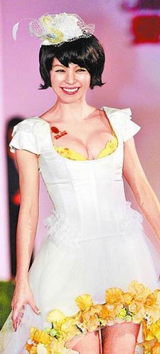 組圖：林志玲榮登2009美胸女王榜首