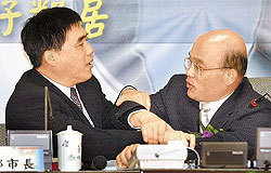 臺(tái)北爭(zhēng)霸山雨欲來(lái) 民調(diào)郝龍斌略勝