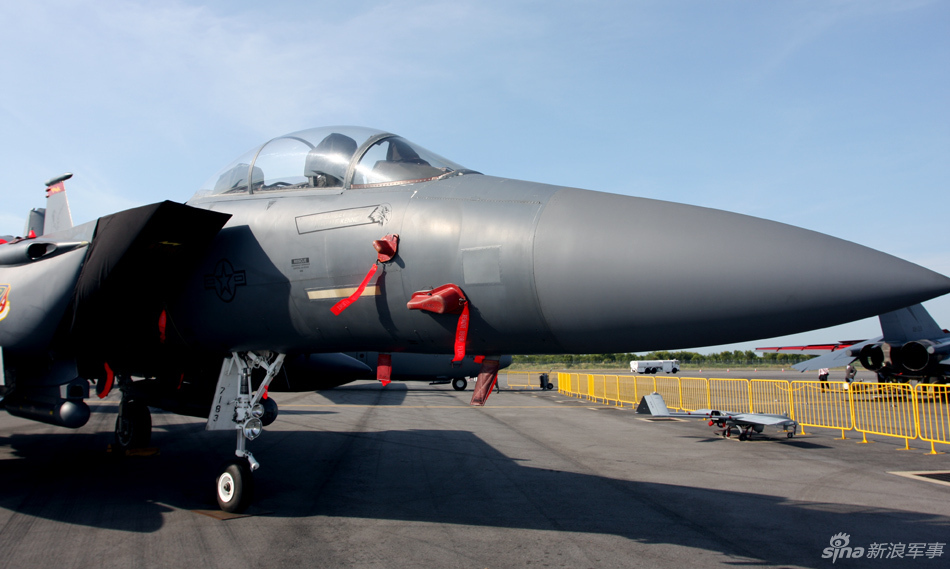 美國空軍展示兩架F-15E攻擊鷹戰(zhàn)斗轟炸機
