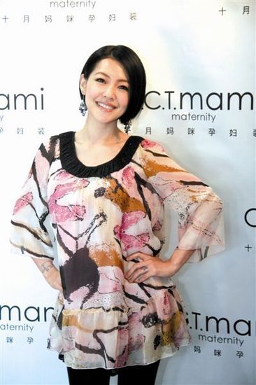 曝明星辣媽獨家育兒經(jīng) 小S教育女兒靠嚇唬(組圖)