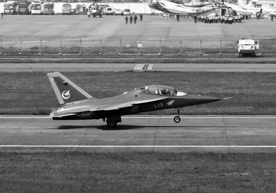 專家詳解“獵鷹”教練機 經(jīng)濟適用型競爭力更強