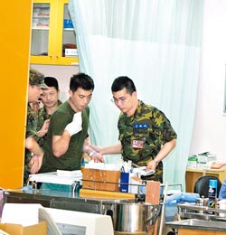 除草觸到未爆榴彈 臺軍一士兵被炸傷