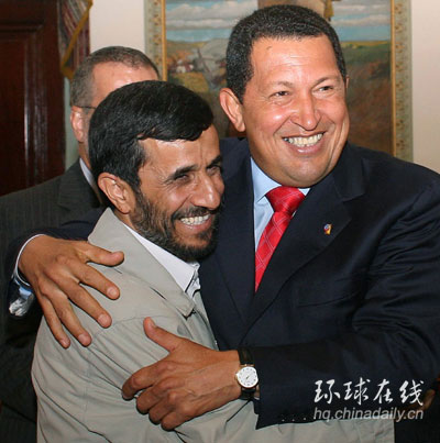 內(nèi)賈德首訪委內(nèi)瑞拉 與查韋斯稱兄道弟