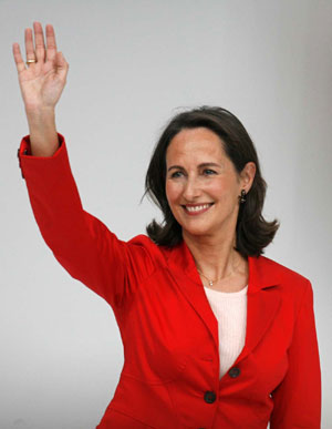 競選綱領(lǐng)來遲 羅雅爾公布百項計劃挽頹勢