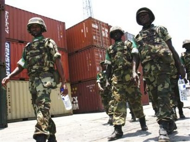 非盟維和部隊(duì)抵達(dá)索馬里首都摩加迪沙(圖)