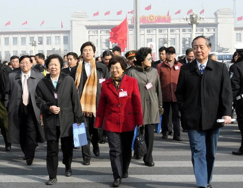 政協(xié)委員步入人民大會堂