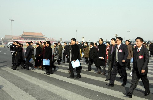 政協(xié)委員步入人民大會堂