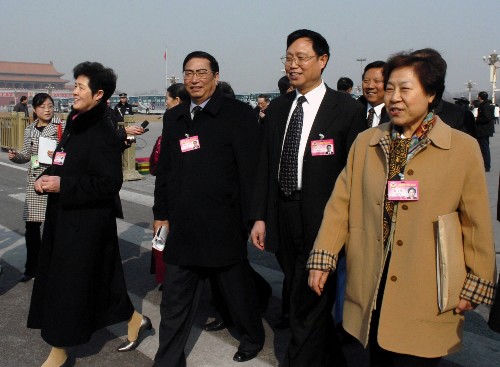 政協(xié)委員步入人民大會堂