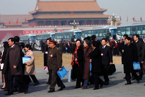 政協(xié)委員步入人民大會堂