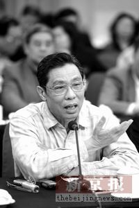 衛(wèi)生部部長高強(qiáng):“醫(yī)生開藥方拿回扣也是受賄”