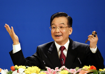 <FONT COLOR=#FF0000><b>溫家寶總理會見中外記者</b></FONT>