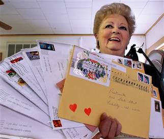 索取“忠誠”郵戳留念 美小鎮(zhèn)情人節(jié)前大收情書