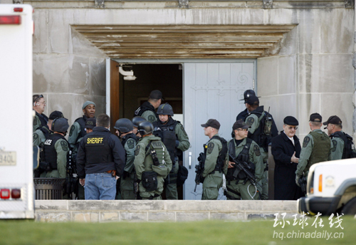 美國大學(xué)校園發(fā)生槍擊案 33人死亡(組圖)