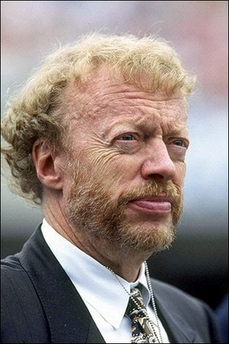 耐克創(chuàng)始人捐款上億美元破商學(xué)院紀(jì)錄