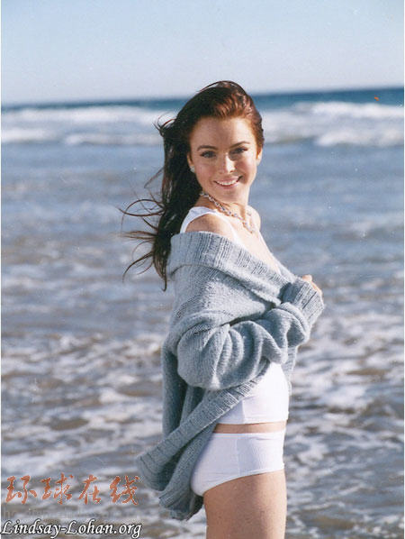 好萊塢“小公主”林賽•羅翰海灘寫真
