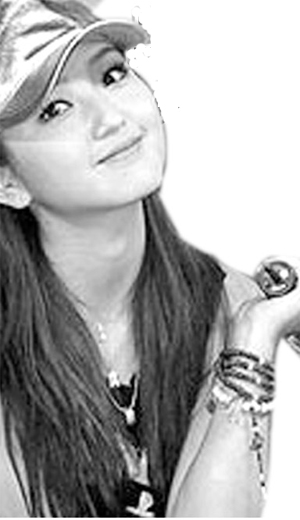 何潔再遭整容質(zhì)疑(圖)