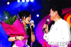 趙本山宋祖英《同一首歌》合唱二人轉(zhuǎn)(圖)