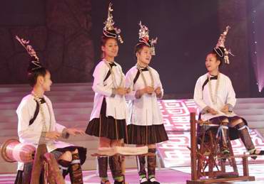 中國民族歌舞盛典隆重上演 民間藝術(shù)引轟動(圖)