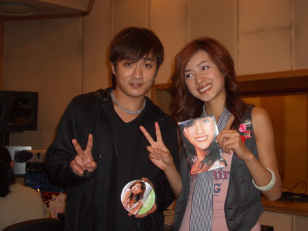 萬(wàn)茜與施文斌共同演繹《丟失的結(jié)局》