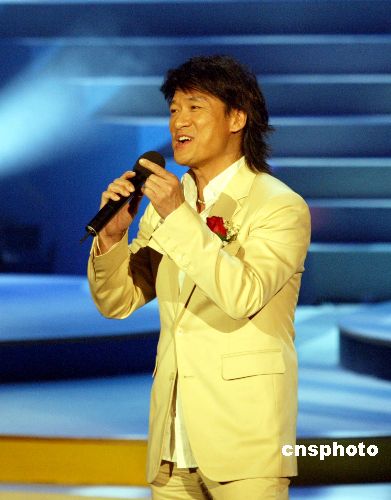 周華健自組團(tuán)為偶像《月之暗面》巡演捧場