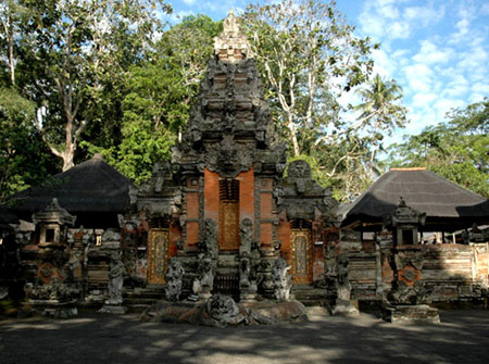 烏布鎮(zhèn) 南緯8度的碧海藍天