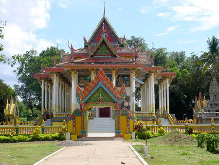 馬德望 兩個季節(jié)的寂寞之城