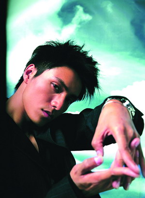 陳坤專門騰出檔期 赴好男重慶賽區(qū)當(dāng)評委(圖)