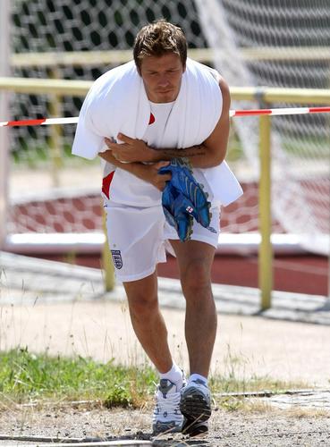 德媒體惡語譏諷小貝嘔吐 調(diào)侃其可能“變性有喜”(圖)