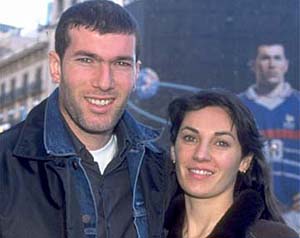 法國(guó)葡萄牙女人團(tuán)揭密:金屋藏嬌 2段姐弟戀(組圖)