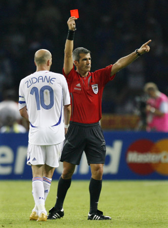 細數(shù)世界杯后八大離去球星 齊達內(nèi)菲戈卡恩含淚永別