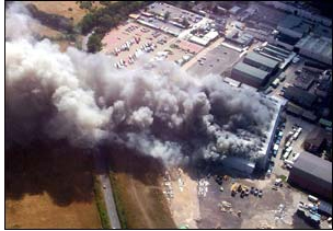 英國(guó)007電影攝影棚遭遇莫名大火 損失慘重